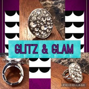 Silver tone, crystal ring adjustable🍾